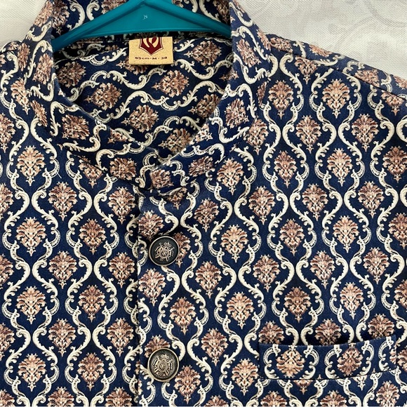 Men’s Golden-Blue Waistcoat Nehru Jacket. - Picture 7 of 7